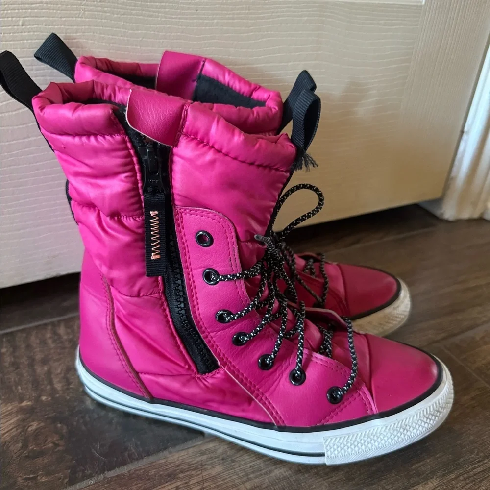 Converse Juniors Sz 3 Water Repellent Chuck Taylor All Star Boot HI 669334C Pink